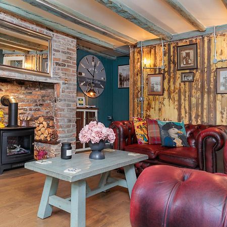 Boutique Fisherman'S Cottage In Old Town สการ์โบโรห์ ภายนอก รูปภาพ
